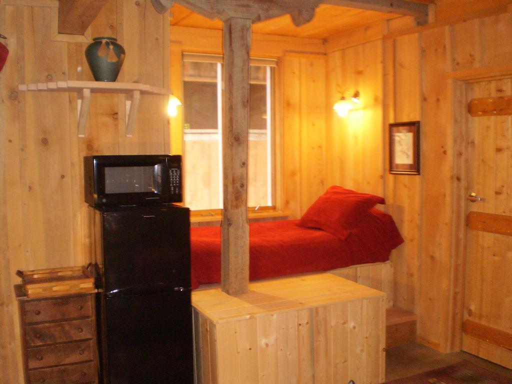 Silver River Adobe Inn Bed And Breakfast Φάρμινγκτον Εξωτερικό φωτογραφία